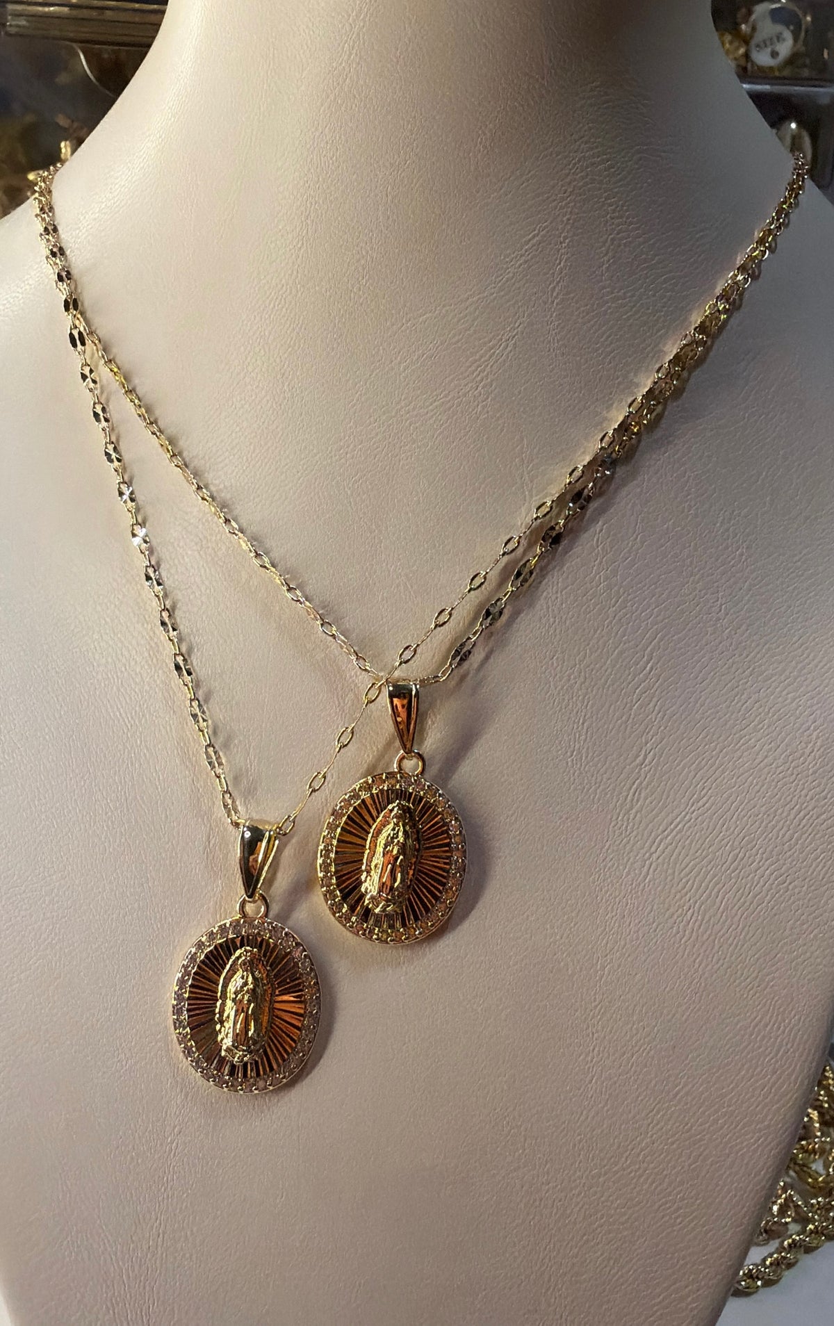 Dainty virgen chain