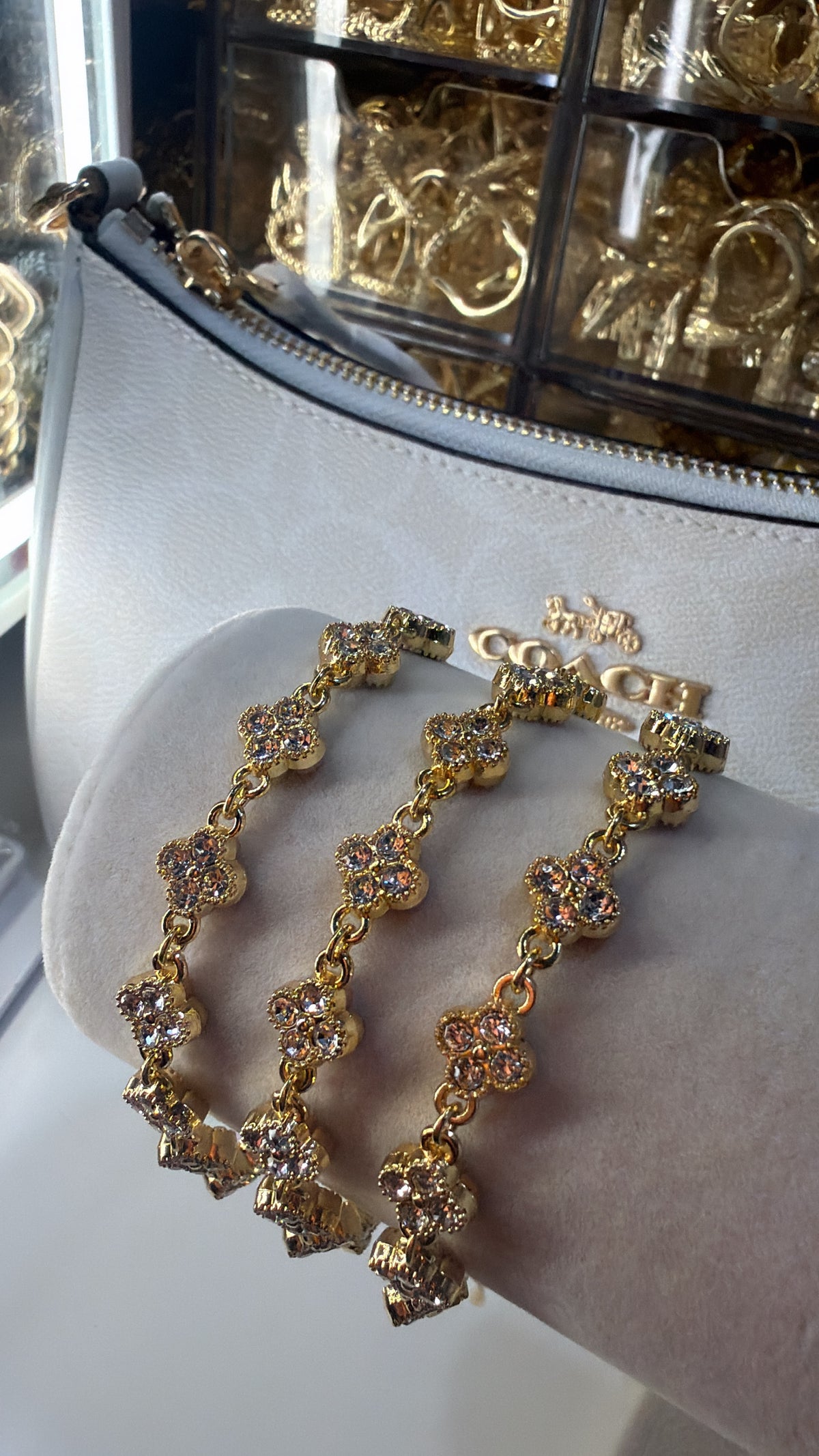 White sparkly flower bracelet