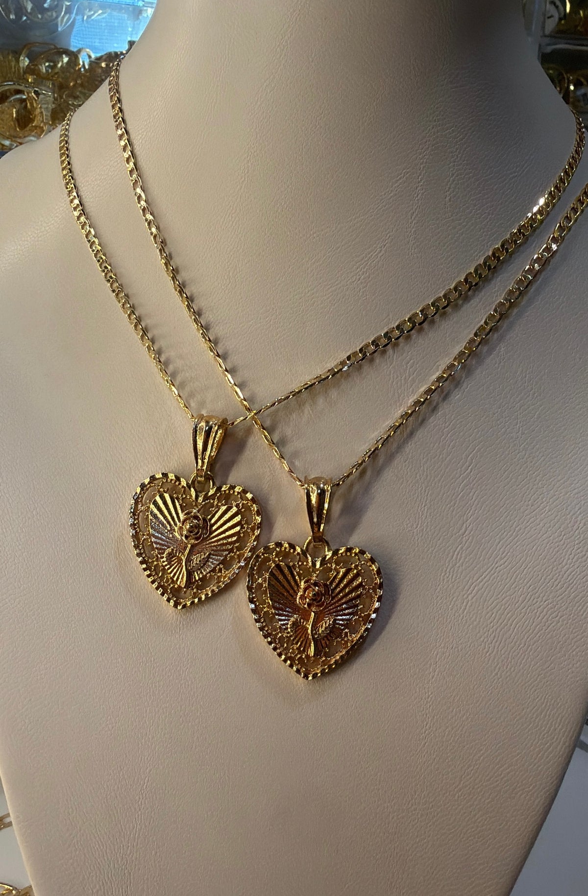 Rosa Corazon chain