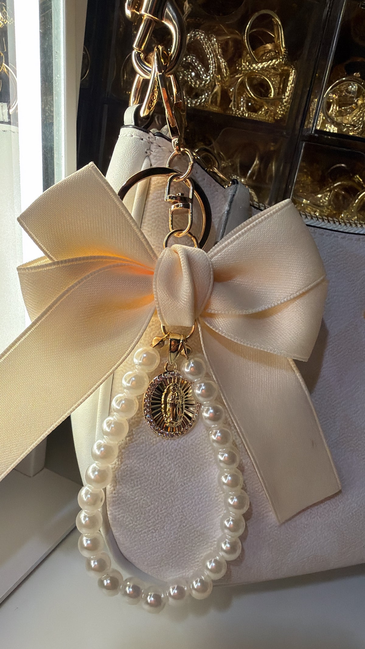 Virgen charm