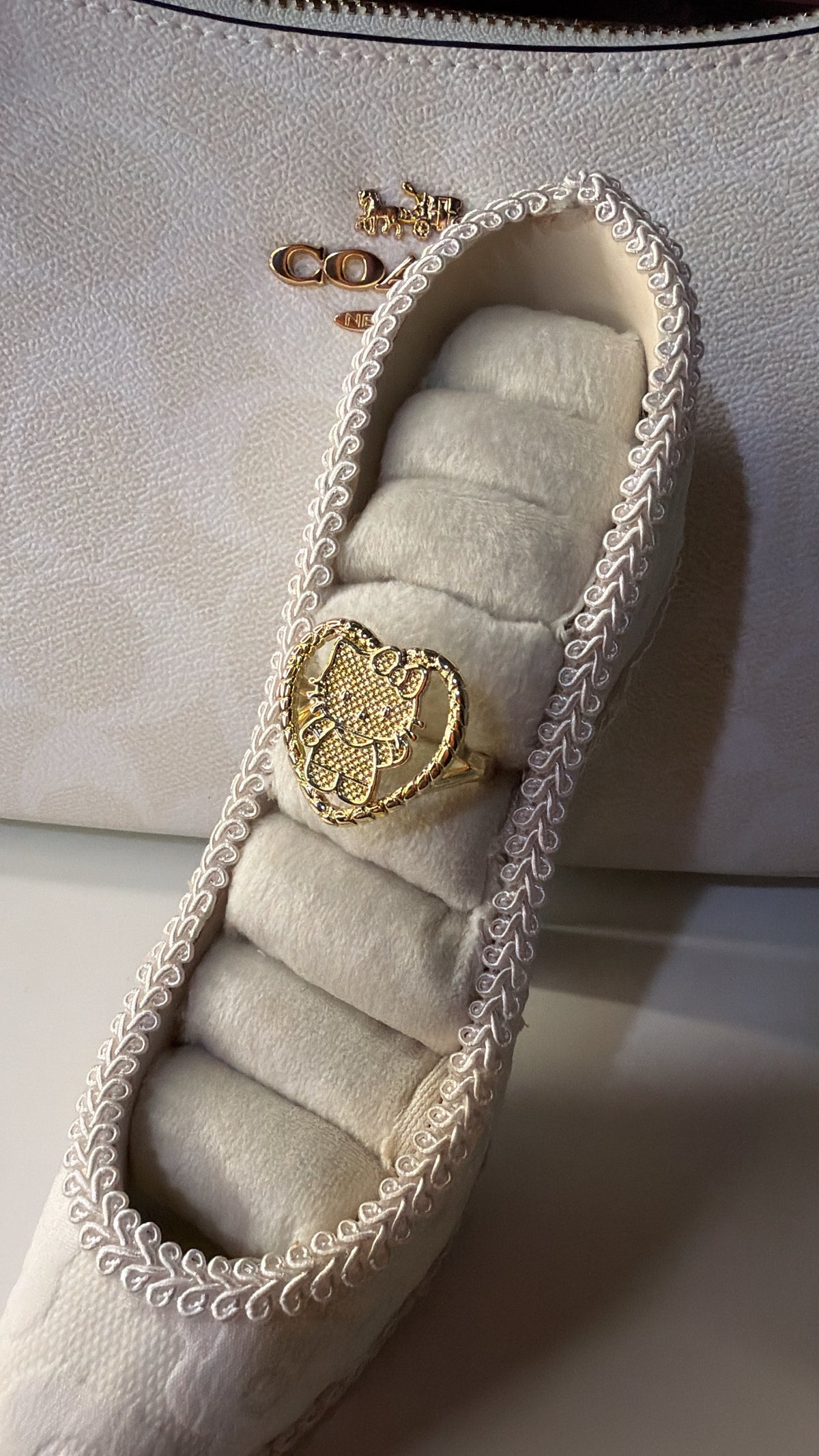 heart baddie ring
