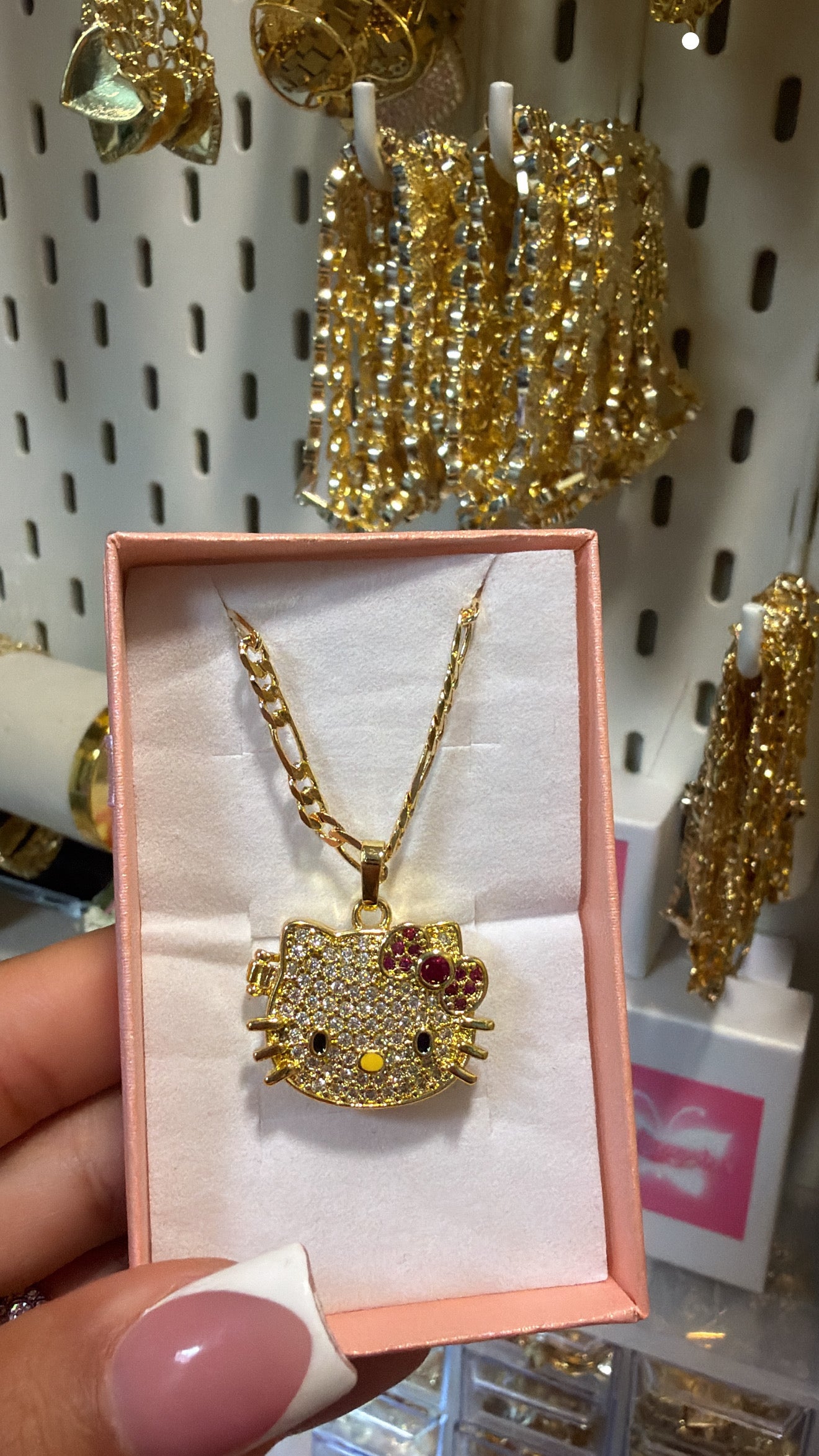 Pretty face necklace