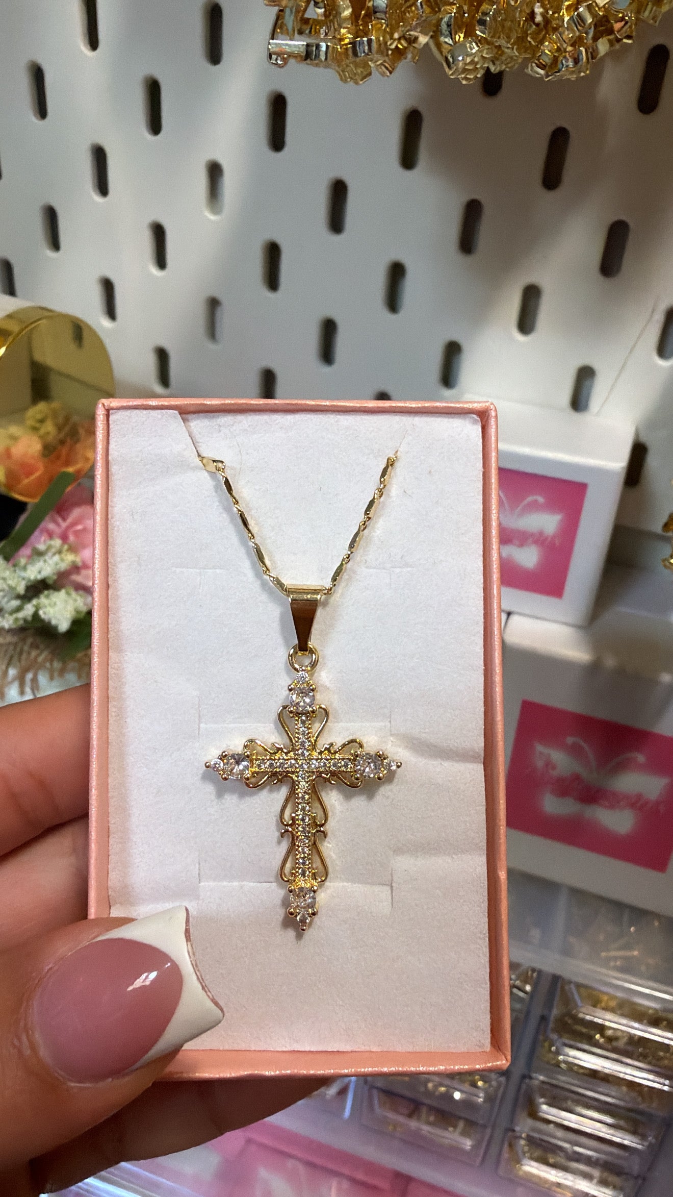 Pretty sparkly cross chain