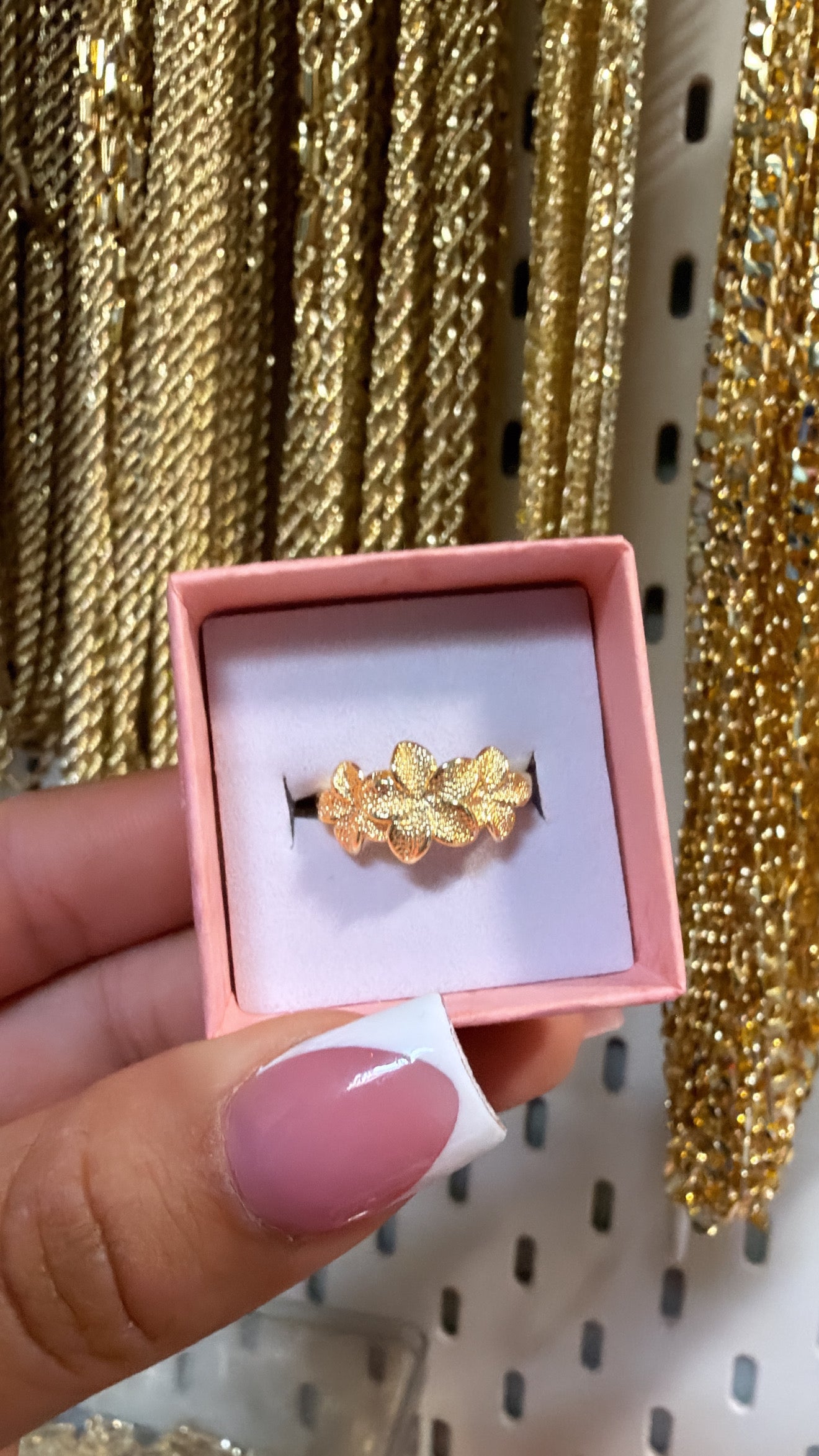 3 hibiscus ring